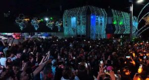 ​Encendieron la Navidad en la avenida España de San Cristóbal
