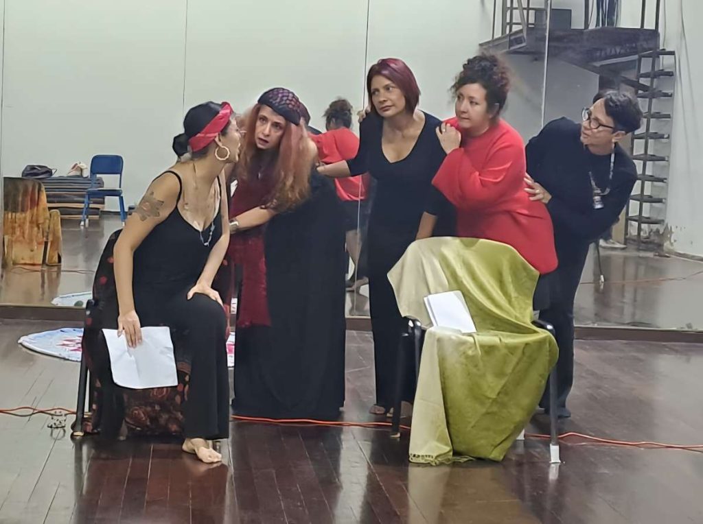 ‘Cuarentonas en cuarentena’ sube el telón en Caracas