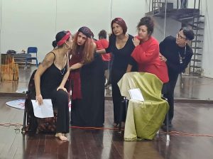 ‘Cuarentonas en cuarentena’ sube el telón en Caracas