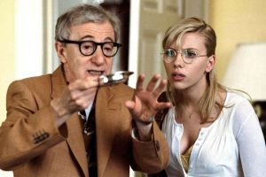 Scarlett Johansson sigue defendiendo a Woody Allen, pero cree que puede haber afectado a su carrera. "No sabes cuál es el efecto dominó"