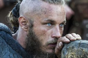 'Vikingos' dejó tan agotado a su protagonista que no quería volver a televisión. Solo una cosa lo consiguió