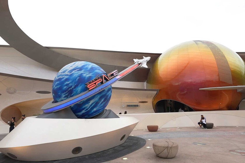 Disney y la NASA se juntaron para hacer una atracción espacial. Es tan realista que la gente vomita