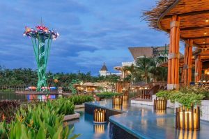 Si pensabas que los parques de atracciones no eran lo suficientemente caros, ahora los están haciendo específicamente para ricos