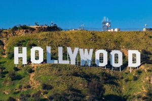 ¿Cómo queda el sistema de estudios tras la fusión de Netflix y Warner? Estos son los principales aspirantes a dominar Hollywood y todas sus armas para conseguirlo