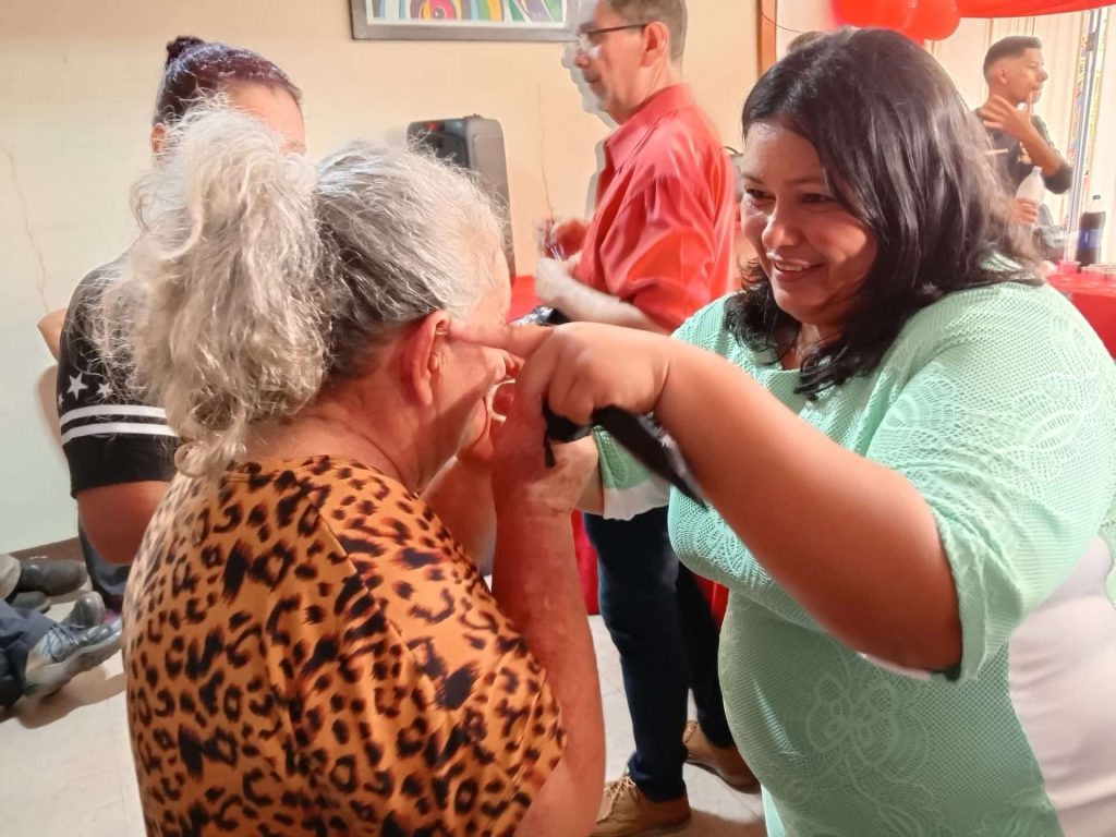 447 lentes correctivos se entregaron en municipio Miranda del Zulia