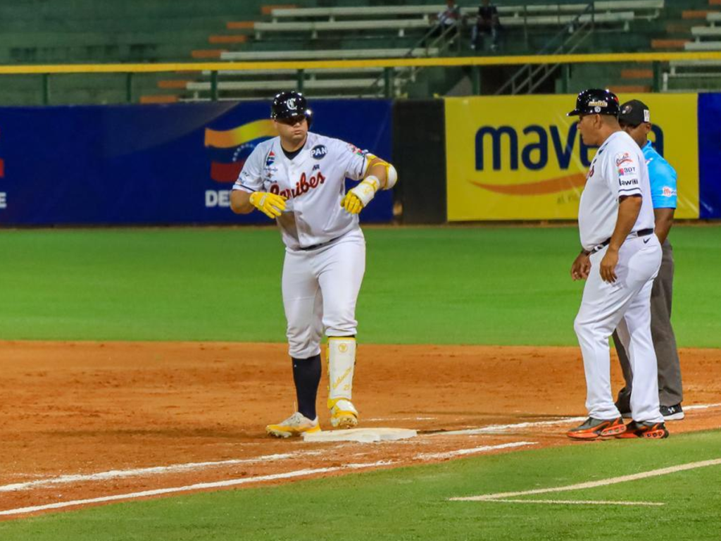 Balbino Fuenmayor alcanza récord jonronero de Caribes