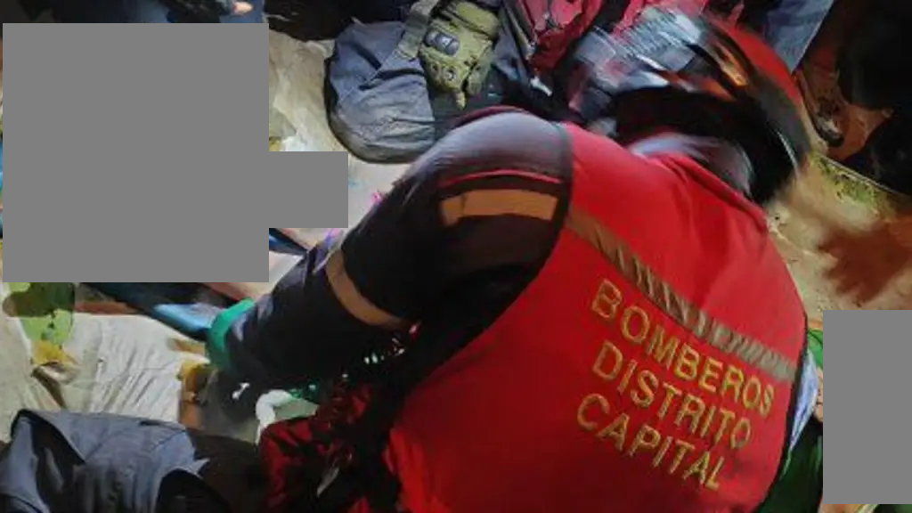 Colapsó una vivienda de tres niveles