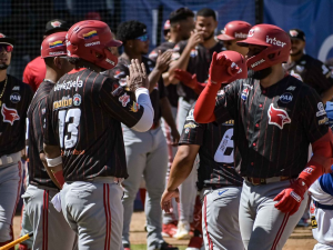 Cardenales derrota a Tiburones y clasifica al Round Robin