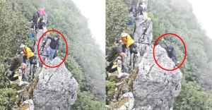 La aterradora caída de un turista en un famosa montaña mientras veía su celular