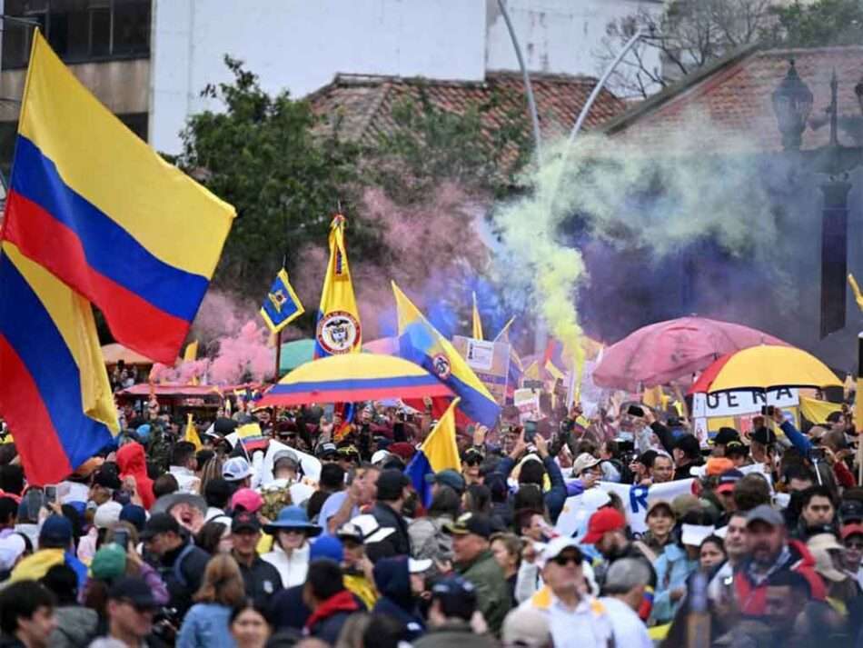 Colombianos se movilizan en defensa del país ante amenazas de EEUU
