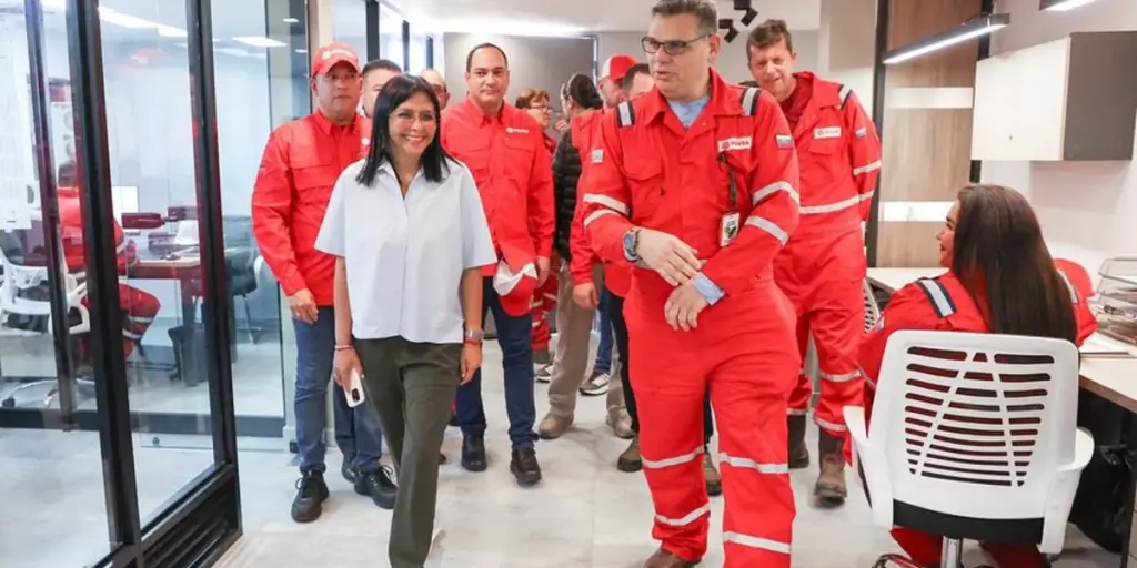 Delcy Rodríguez pide a trabajadores petroleros estar alerta ante amenazas: 'El enemigo no descansa'