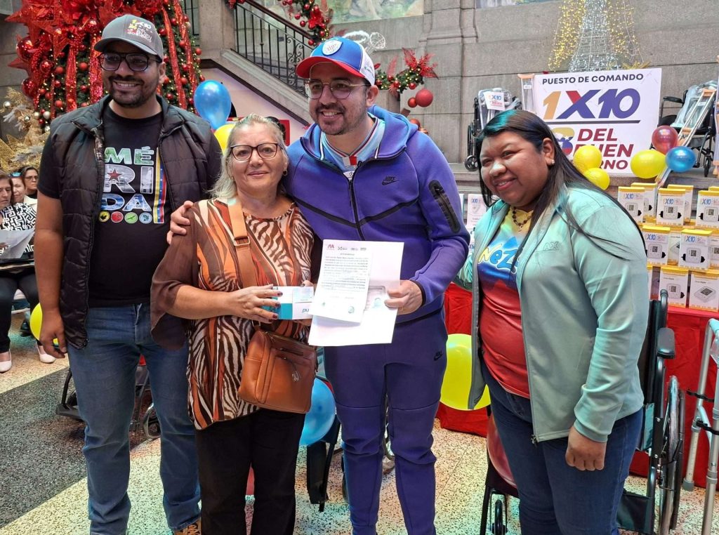 Entregan más de 1.000 ayudas a través del 1x10 en el estado Mérida 