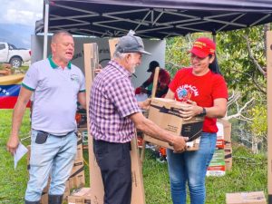 Entregaron equipos a productores de Sucre