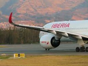 Iberia y Plus Ultra extienden hasta el 31 de enero suspensión de vuelos a Venezuela