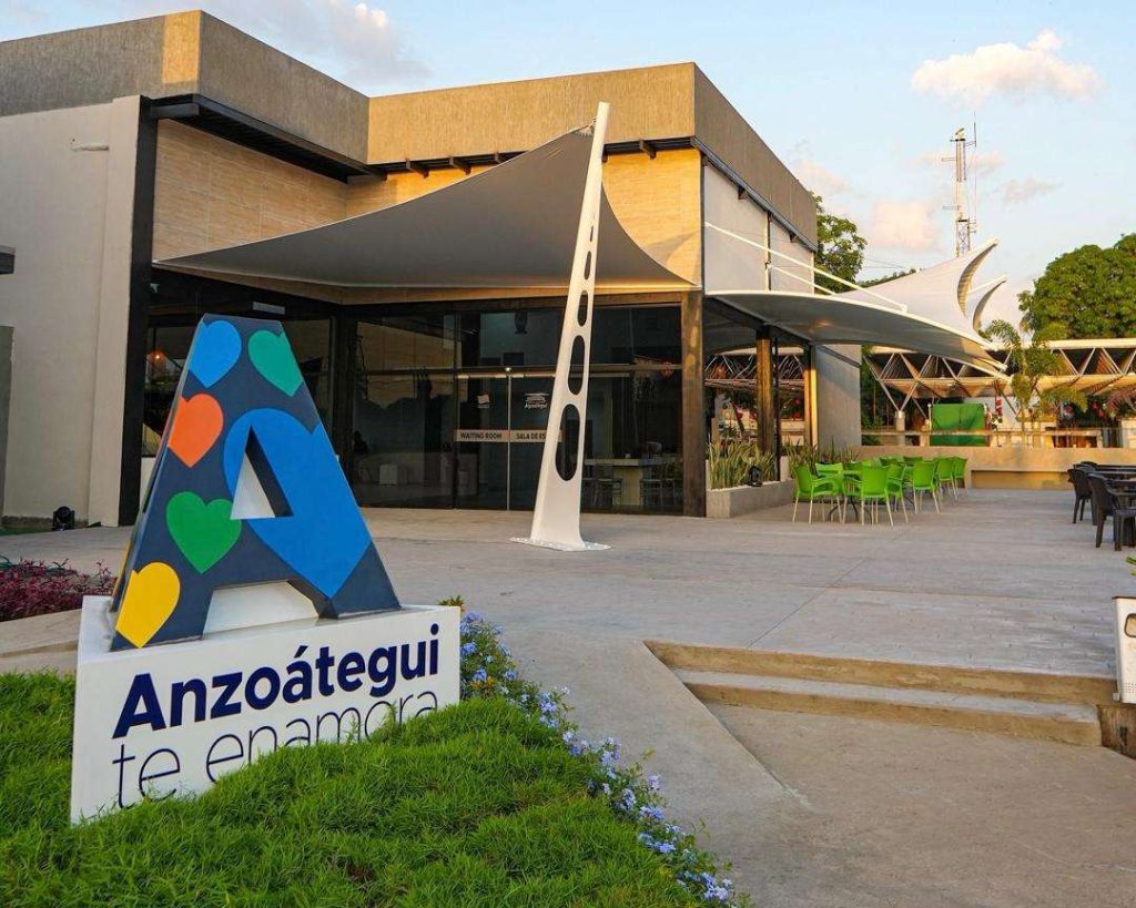 Inaugurada segunda etapa del Puerto Comercial Eulalia Buroz de Puerto La Cruz