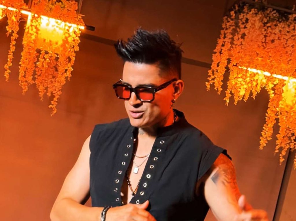 Juan Miguel rinde tributo a Daddy Yankee