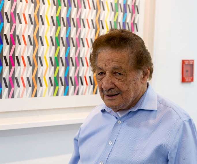 Juvenal Ravelo expone sus Gráficas Cromáticas