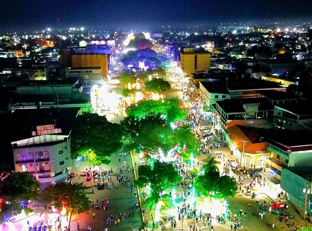 La Navidad se adueña de espacios en las regiones del país