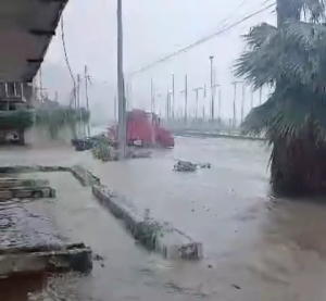Lluvias en el Litoral Central causan anegaciones y afectaciones en los servicios