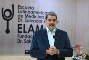 Maduro anuncia la entrega de 2.000 obras en una semana