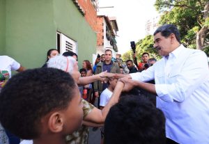 Maduro aprobó concha acústica en la Comuna Amalivaca