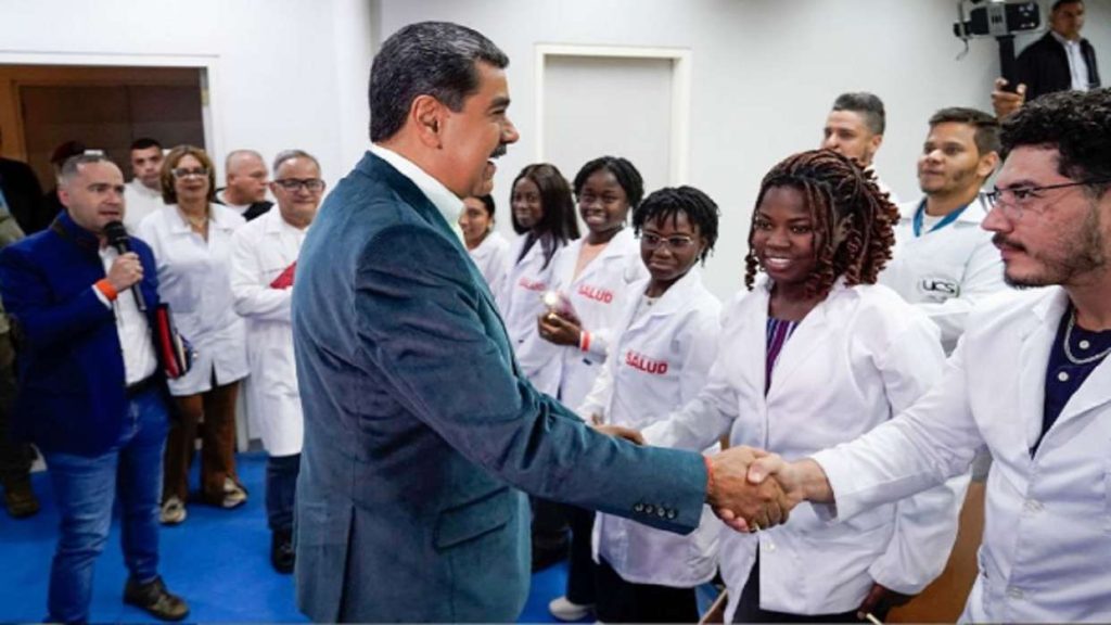 Maduro avanza con la entrega de obras en Anzoátegui, La Guaira y Miranda