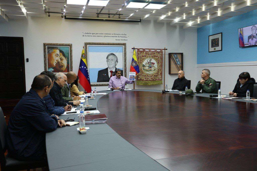 Maduro entrega obras en jornada especial de Obratón