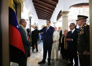 Maduro entrega sede de la Sociedad Bolivariana para preservar legado del Libertador
