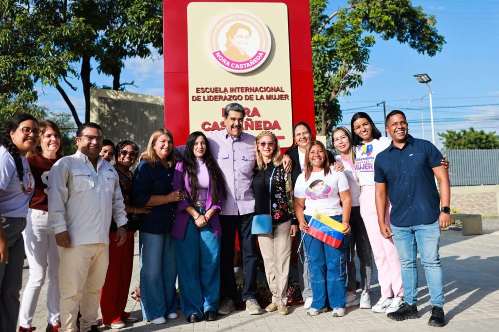 Maduro inaugura la escuela internacional de liderazgo de la mujer Nora Castañeda