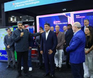 Maduro: las telecomunicaciones deben estar al servicio del desarrollo social