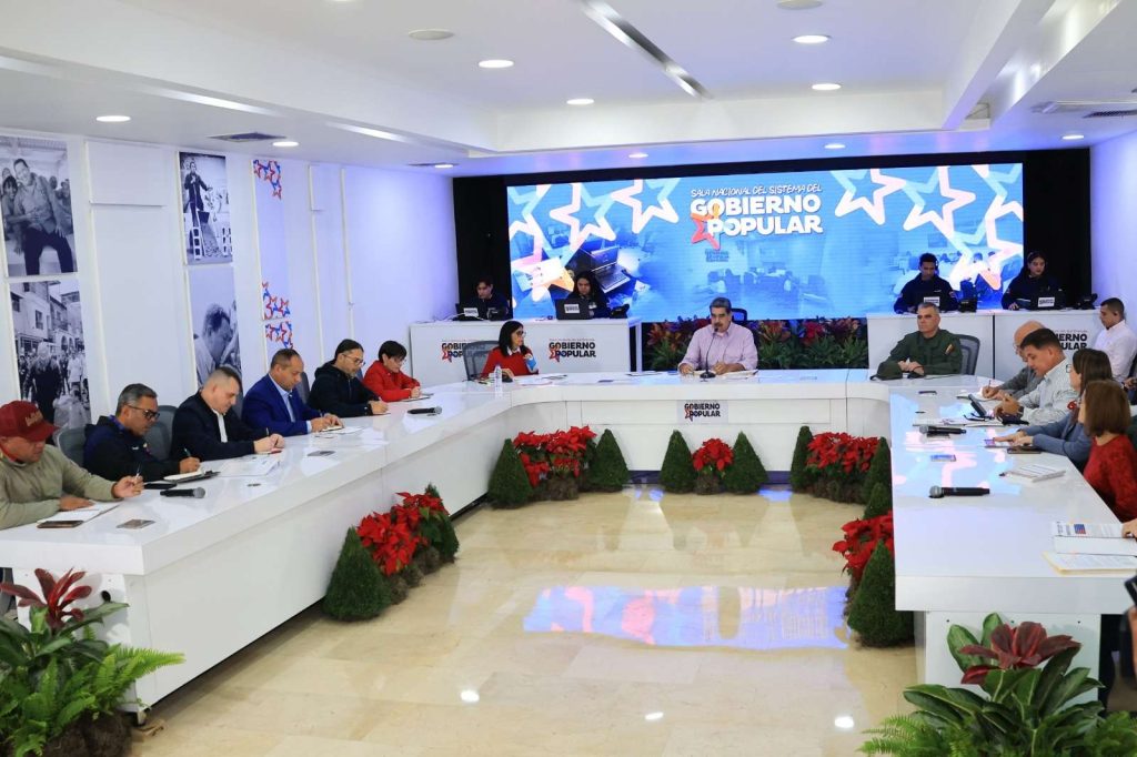 Maduro realiza balance del Sistema de Gobierno Popular