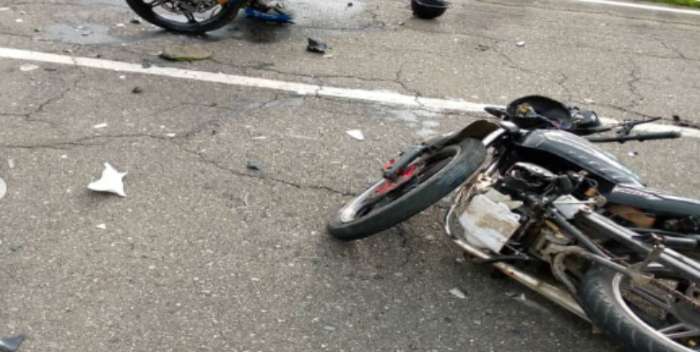 Motorizado muere al chocar contra una vaca