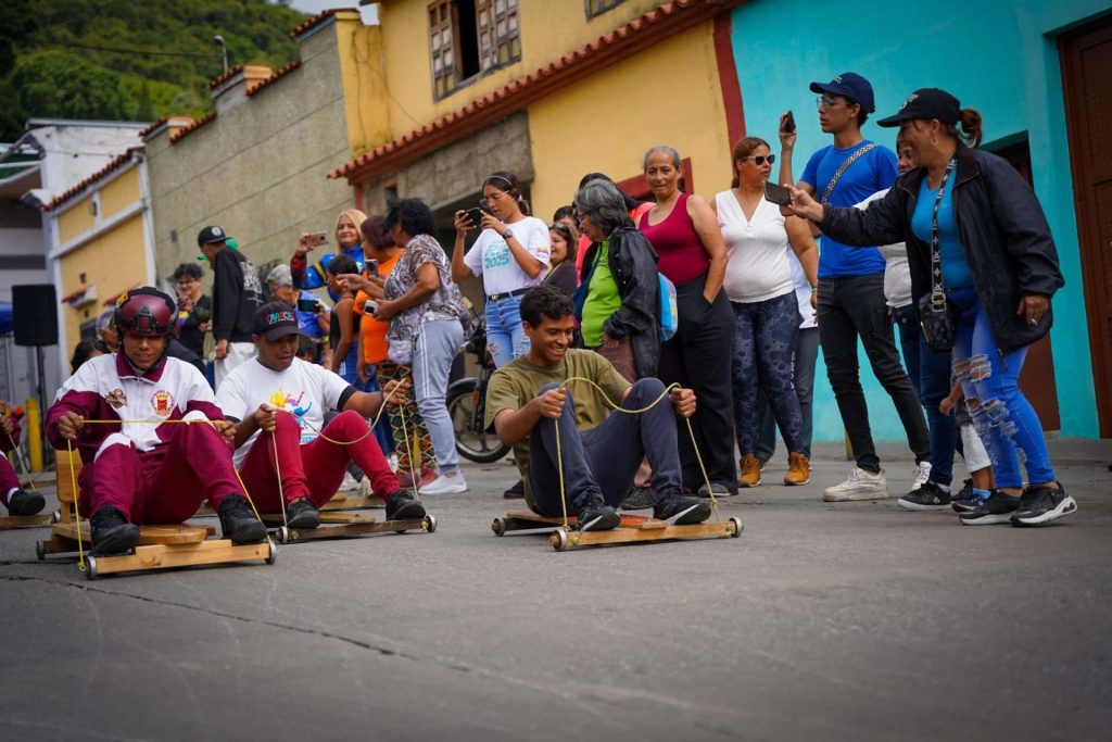 Pastoreños gozaron en carruchada navideña