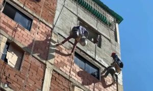 Rehabilitan edificio del bulevar Sabana Grande