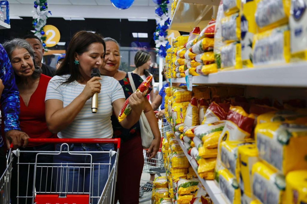 Reinauguraron tienda Pdval "Alí Primera" en Cumaná