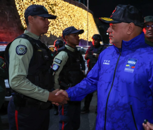 Reiteran prohibiciónde faros led en autos