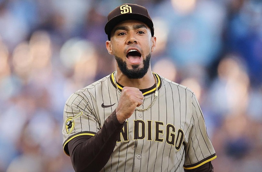 El cerrador venezolano Robert Suárez firmó con los Bravos de Atlanta por tres años y 45 millones de dólares