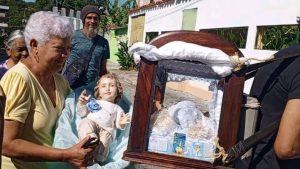 Romería del Niño Jesús visitó hogares en Santa Lucía del Tuy