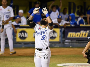 Rougned Odor apareció con batazo milagroso