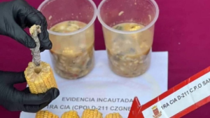 Agarraron a dos sujetos en la cárcel de Santa Ana pasando sustancias ilícitas en sopas