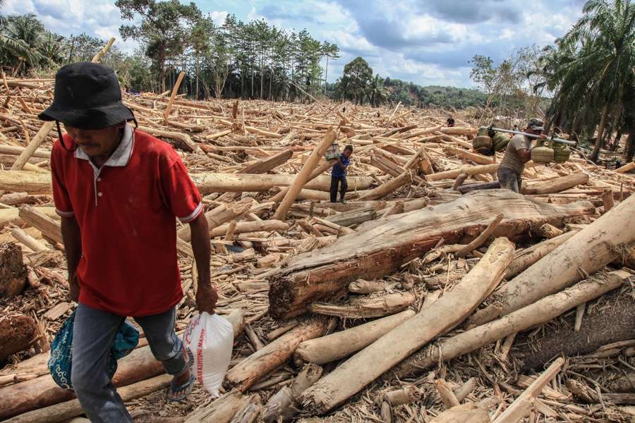 Subió a más de mil la cifra de muertos por inundaciones en Indonesia