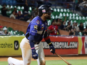 Tigres mantuvo a raya a los Leones en Maracay