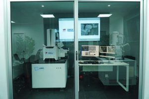 Venezuela impulsa desarrollo científico con avances en microscopía electrónica