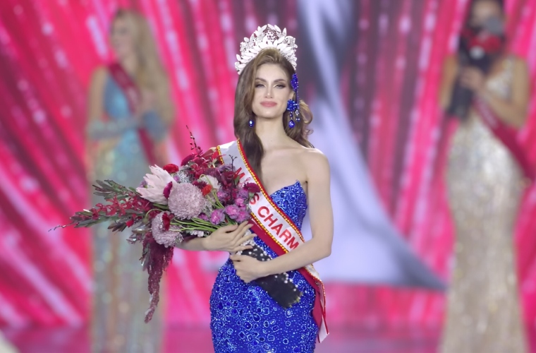 Anna Blanco hace historia en Vietnam al coronarse Miss Charm 2025