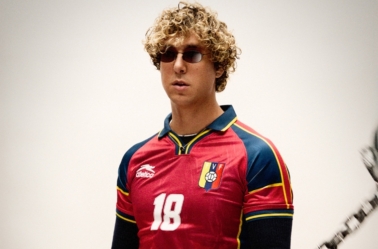 Rawayana deslumbra en COLORS con “Reyimiller”, una oda al humor y la identidad venezolana