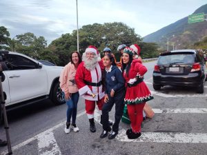 El Santa de la Cota Mil anunció la llegada de la Navidad a Caracas