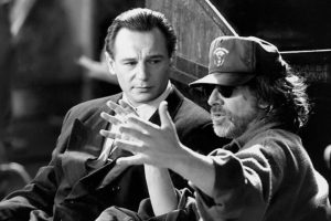 "No es una de mis mejores interpretaciones". Liam Neeson critica la dirección de Steven Spielberg en 'La lista de Schindler'
