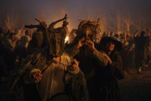 Hoy en Prime Video, una gran colección de fantasía oscura y folclórica que mereció más atención en su estreno en cines