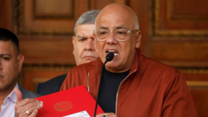 Jorge Rodríguez celebró la reapertura del espacio aéreo comercial sobre Venezuela