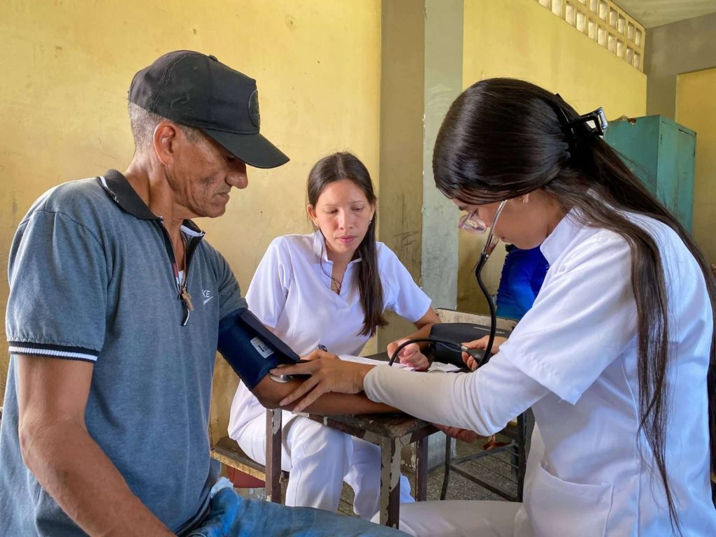 4.200 familias recibieron atención médica en Cumaná